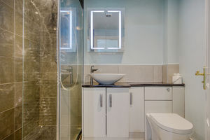 Bedroom One (En-Suite)- click for photo gallery